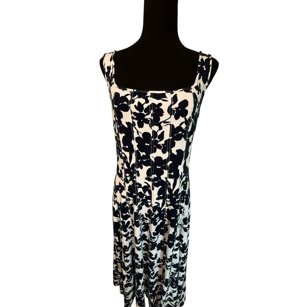 LOFT Navy White Floral Fit Flare Dress Size 12 Comfortable Classic Wedding Guest